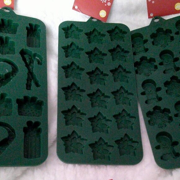 Wilton holiday Christmas Tree bundle of silicone bakeware New - Picture 3 of 7